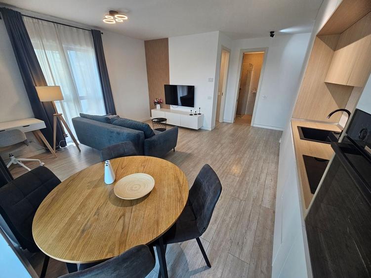 Apartament cu 3 camere decomandat în Herăstrău