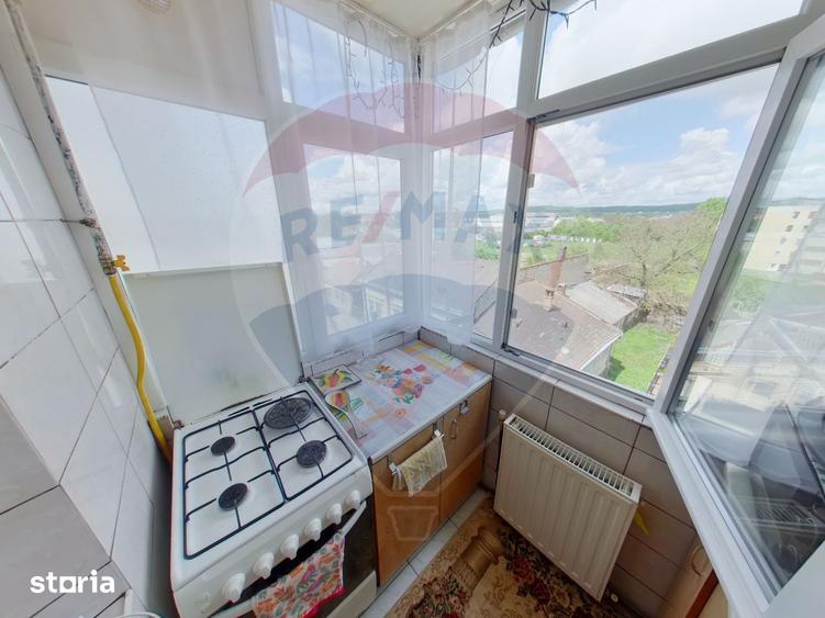 Apartament cu 3 camere, mobilat în Central
