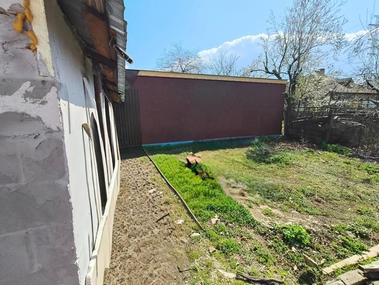 Duplex cu 3 camere cu Canalizare în 1 Mai