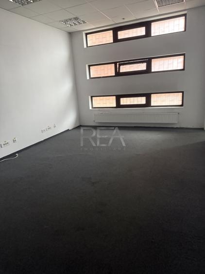 Spațiu comercial, de 150 mp, în P-ța Leul