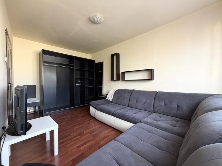 Apartament cu 3 camere decomandat, mobilat în Cetății
