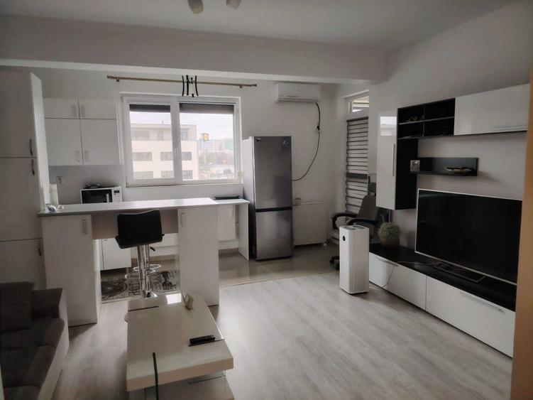Apartament cu 2 camere semidecomandat în Roșu