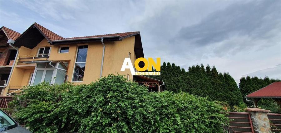 Duplex cu 5 camere cu Canalizare în Cetate