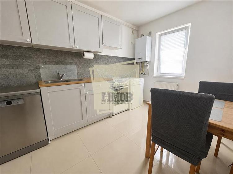 Apartament cu 3 camere decomandat, mobilat în Exterior Sud