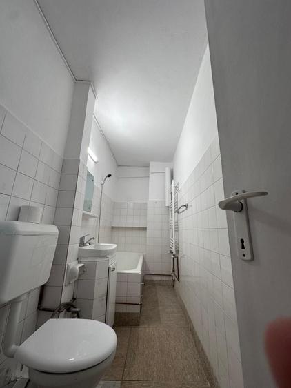 Garsonieră decomandată în Central