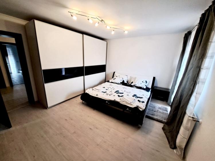 Duplex cu 5 camere cu Canalizare în Dumbrăvița
