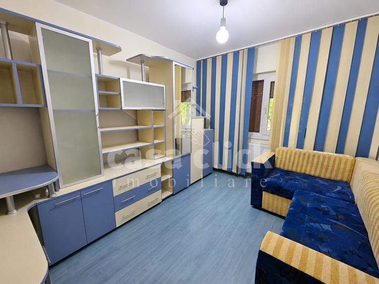 Apartament cu 3 camere decomandat în