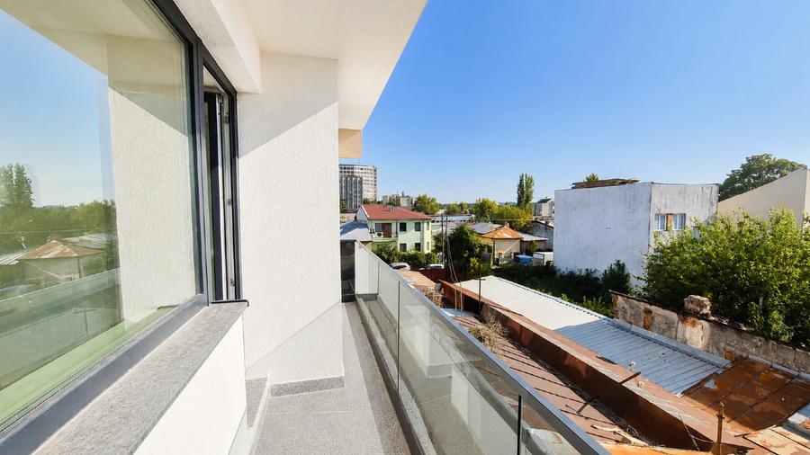 Apartament cu 3 camere decomandat în 1 Mai