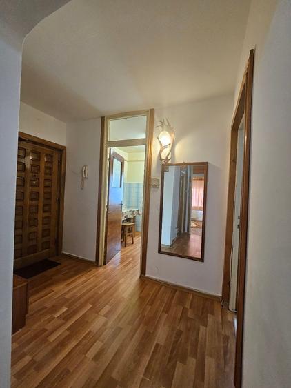 Apartament cu 3 camere decomandat, mobilat în Exercițiu