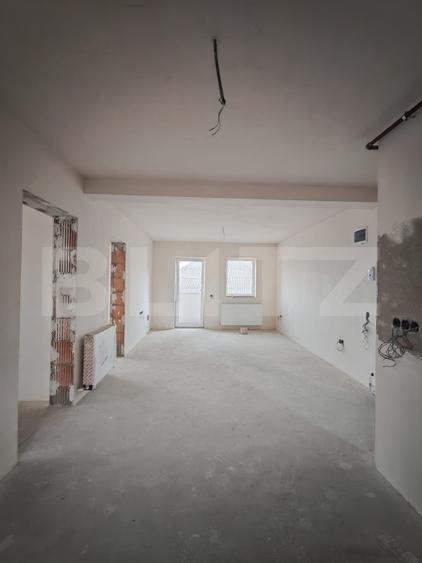 Apartament cu 3 camere semidecomandat în Central