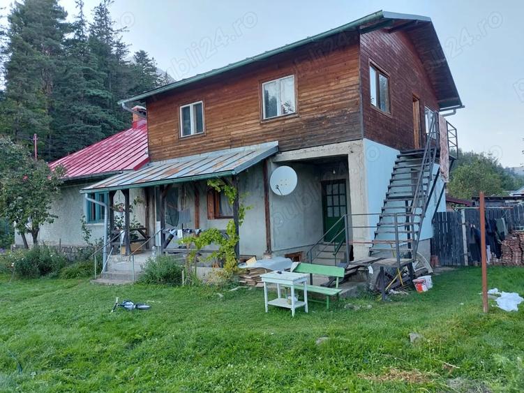 Casă cu 4 camere cu Teren 700 Mp în Central