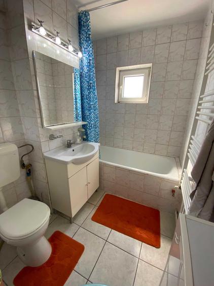 Apartament cu 3 camere decomandat în Alfa
