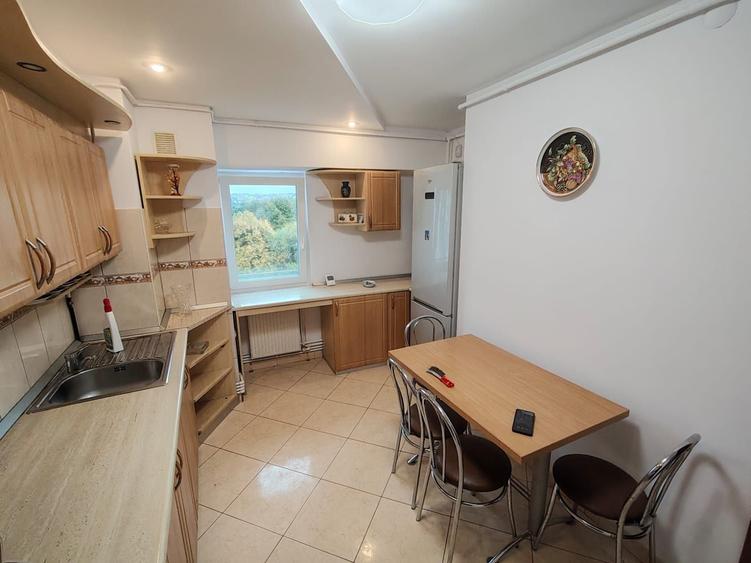 Apartament cu 2 camere decomandat în Nicolina