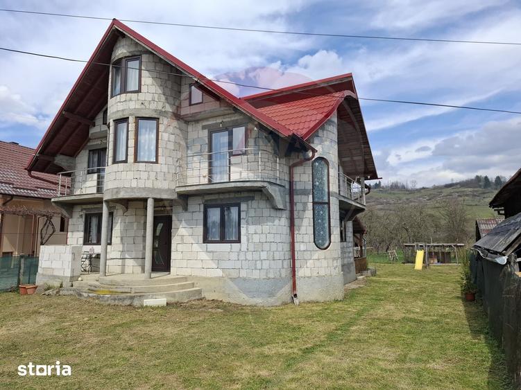 Casă cu 5 camere cu Teren 676 Mp în Bogdan Vodă