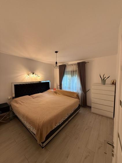 Apartament cu 3 camere decomandat, mobilat în Nicolina