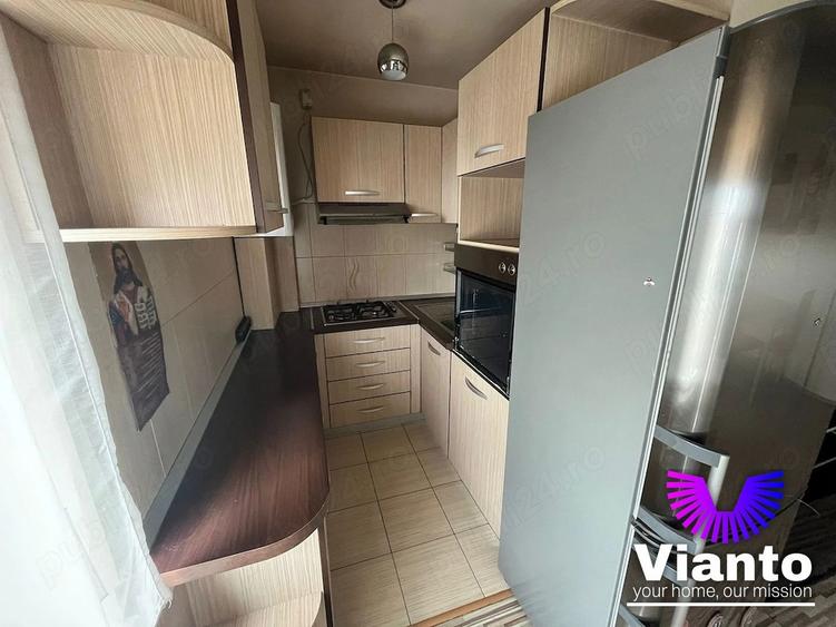 Apartament cu 3 camere decomandat, mobilat în Vasile Aaron