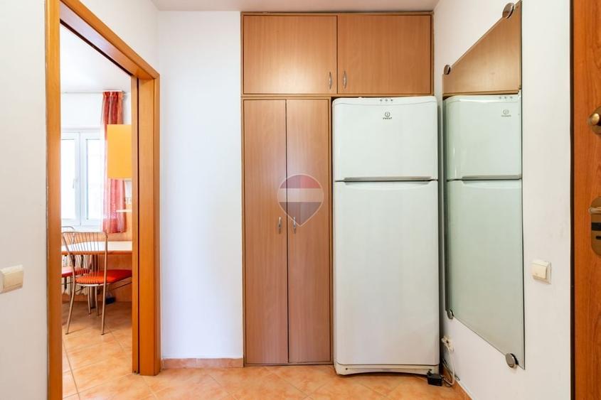 Apartament cu 3 camere decomandat, mobilat în Clucerului