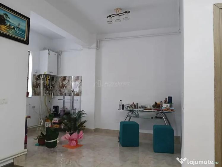Apartament cu 2 camere decomandat în Lazu