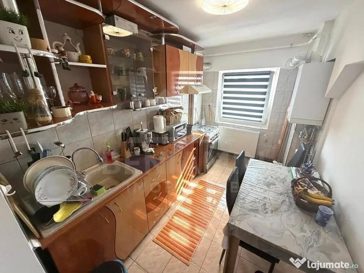 Apartament cu 2 camere decomandat în 1 Mai