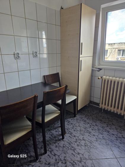 Apartament cu 2 camere semidecomandat în Crângași