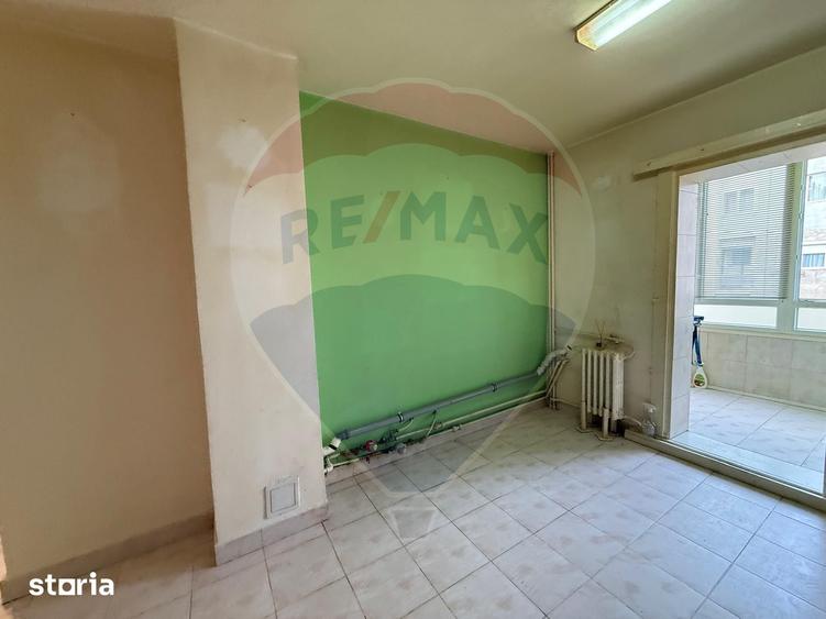 De vanzare apartament PB 2 camere , Etaj 3, Decebal - 6