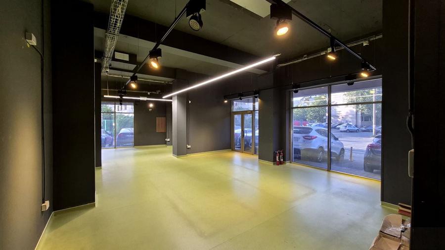 Spațiu comercial, de 143.0299987793 mp, în Vitan Mall