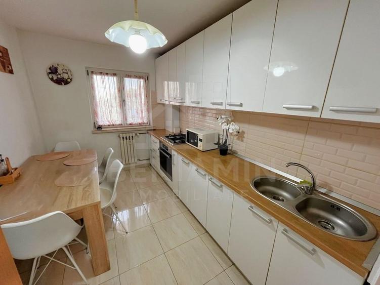 Apartament cu 2 camere decomandat în Lăpuș