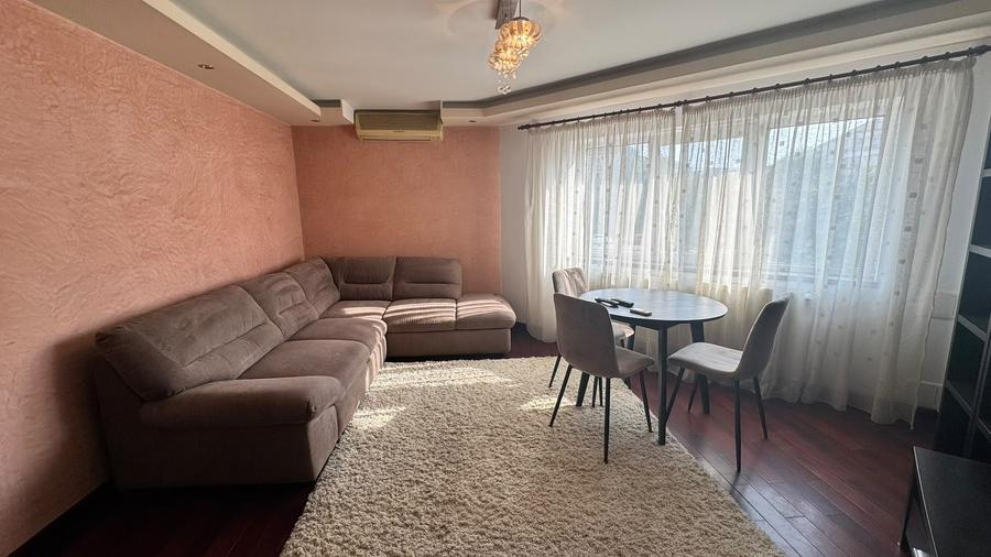 Apartament cu 3 camere decomandat în Decebal