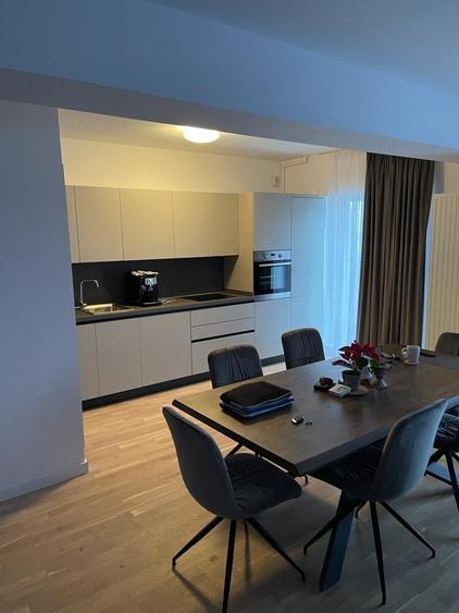 Apartament cu 3 camere decomandat în Barbu Văcărescu