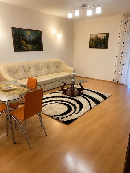 Apartament cu 3 camere decomandat, mobilat în Doamna Ghica