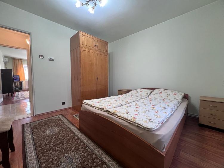 Apartament cu 2 camere decomandat în Liliacului