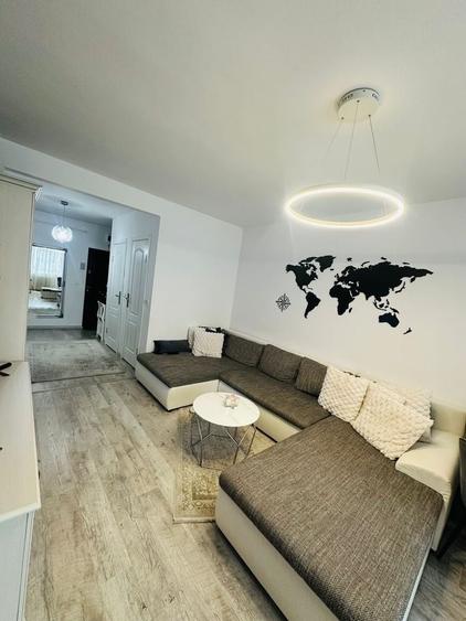 Apartament cu 4 camere decomandat în Central