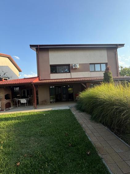 Casă cu 5 camere cu Canalizare în Popești-Leordeni
