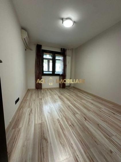 Apartament cu 4 camere decomandat, mobilat în Drumul Taberei