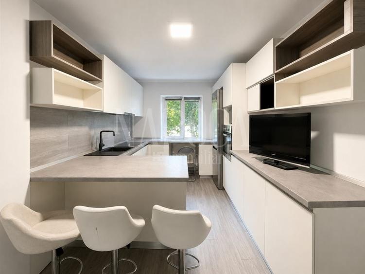 Apartament cu 3 camere decomandat în Zorilor
