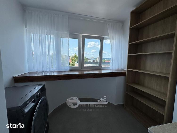 Apartament cu 3 camere decomandat în Sud