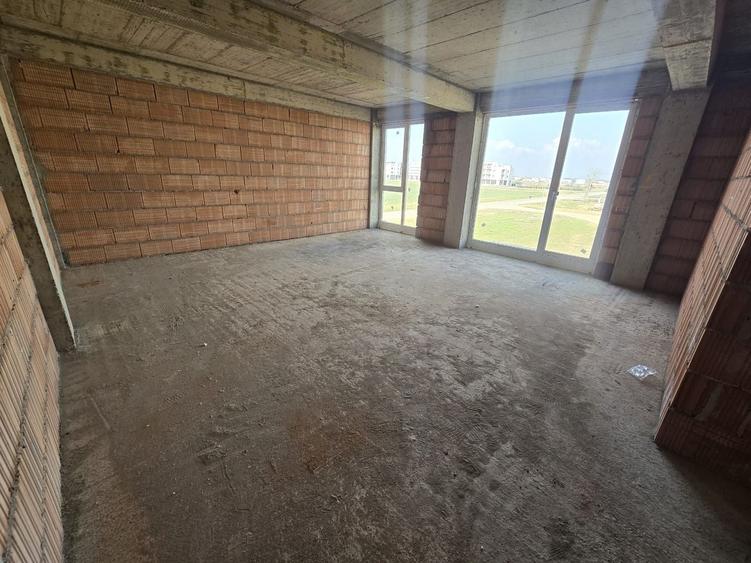 Apartament cu 2 camere semidecomandat în Moșnița Nouă
