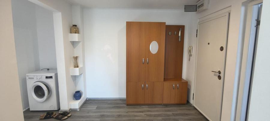 Apartament cu 2 camere decomandat, mobilat în Girocului