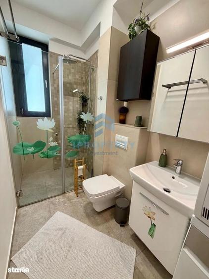 Apartament cu 3 camere semidecomandat în 13 Septembrie