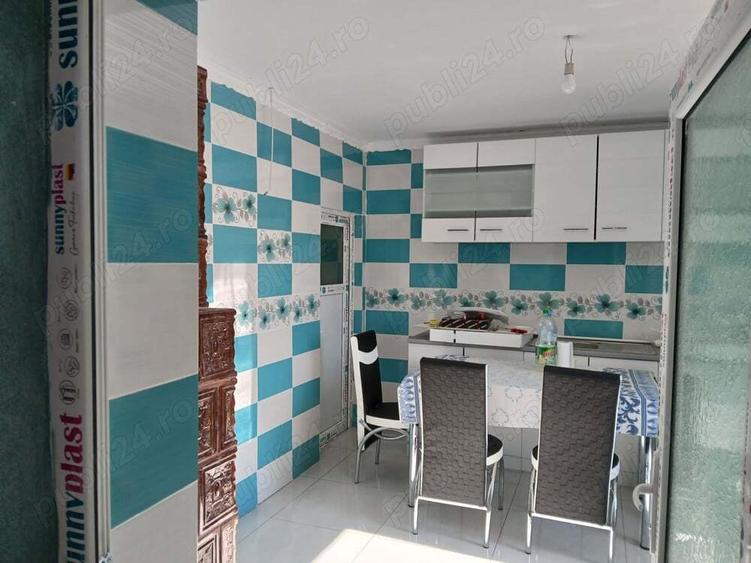 Casă cu 2 camere cu Teren 2000 Mp în Cârna