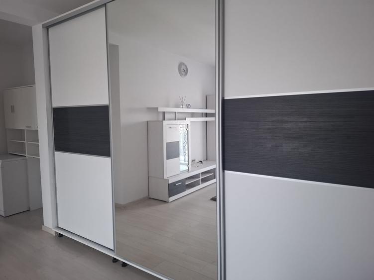 Apartament cu 2 camere semidecomandat în Giroc