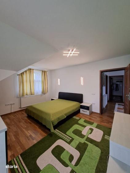Casă cu Teren 1400 Mp în Groși