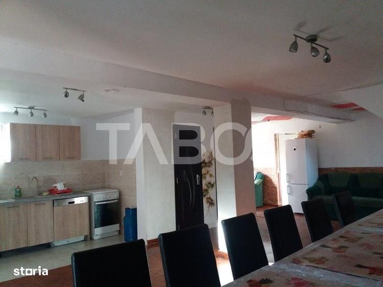 Casă cu 4 camere în Sadu