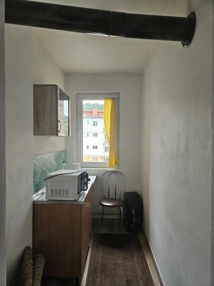 Apartament cu 2 camere nedecomandat în Horea