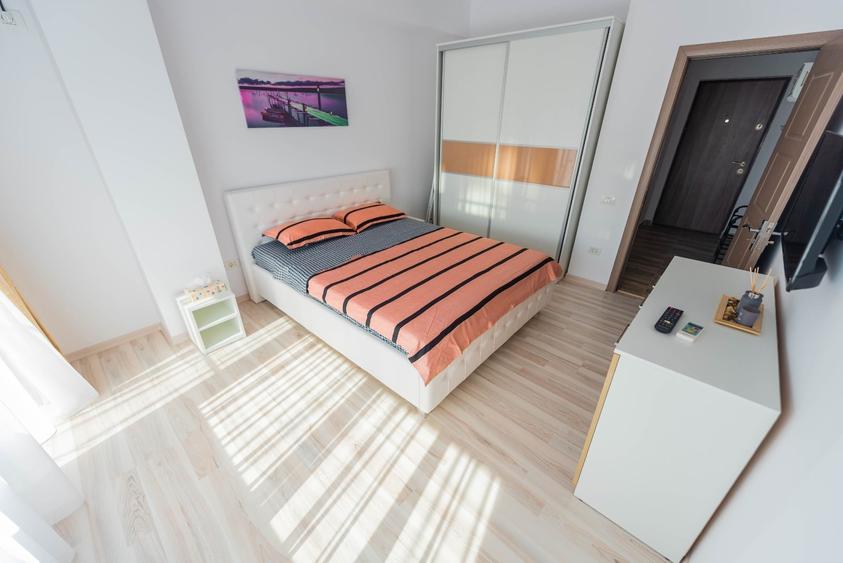 Apartament cu 2 camere decomandat, mobilat în Universitate
