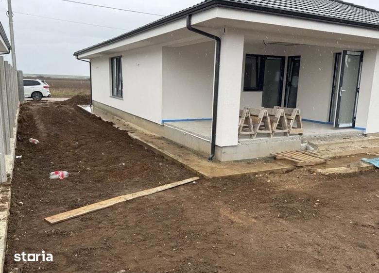 Casă cu 3 camere cu Teren 560 Mp în Central