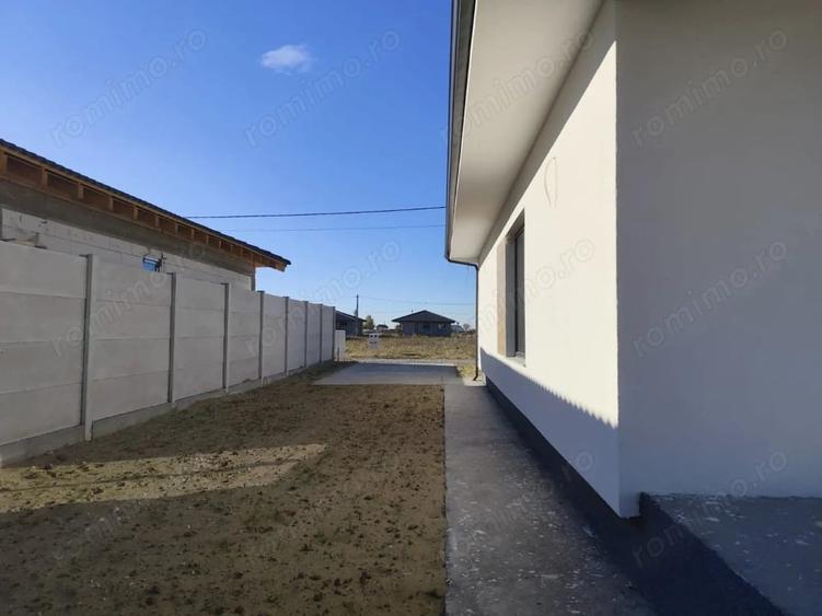 Casă cu 4 camere cu Teren 533 Mp în Sântandrei