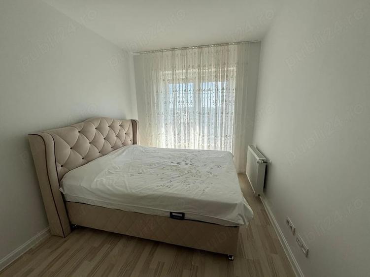 Apartament cu 3 camere semidecomandat în Titan