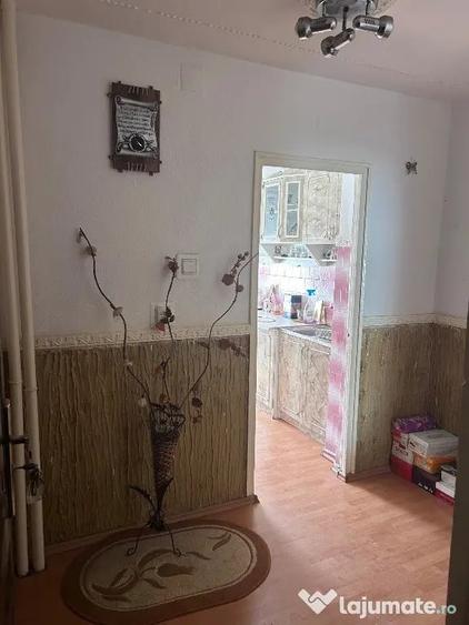 Apartament cu 2 camere decomandat în Ampoi 1