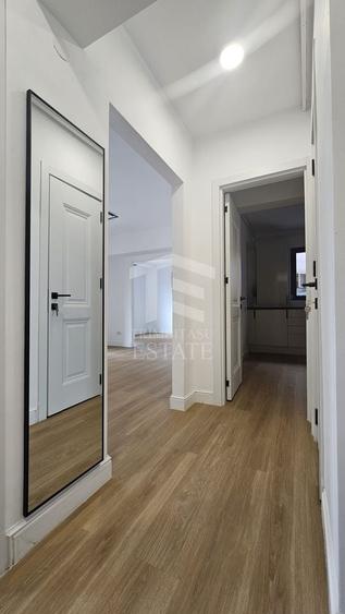 Apartament cu 3 camere semidecomandat, mobilat în Ultracentral